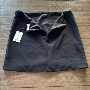 NWT Aritzia
Classic Mini Skirt - Crepette™, 12